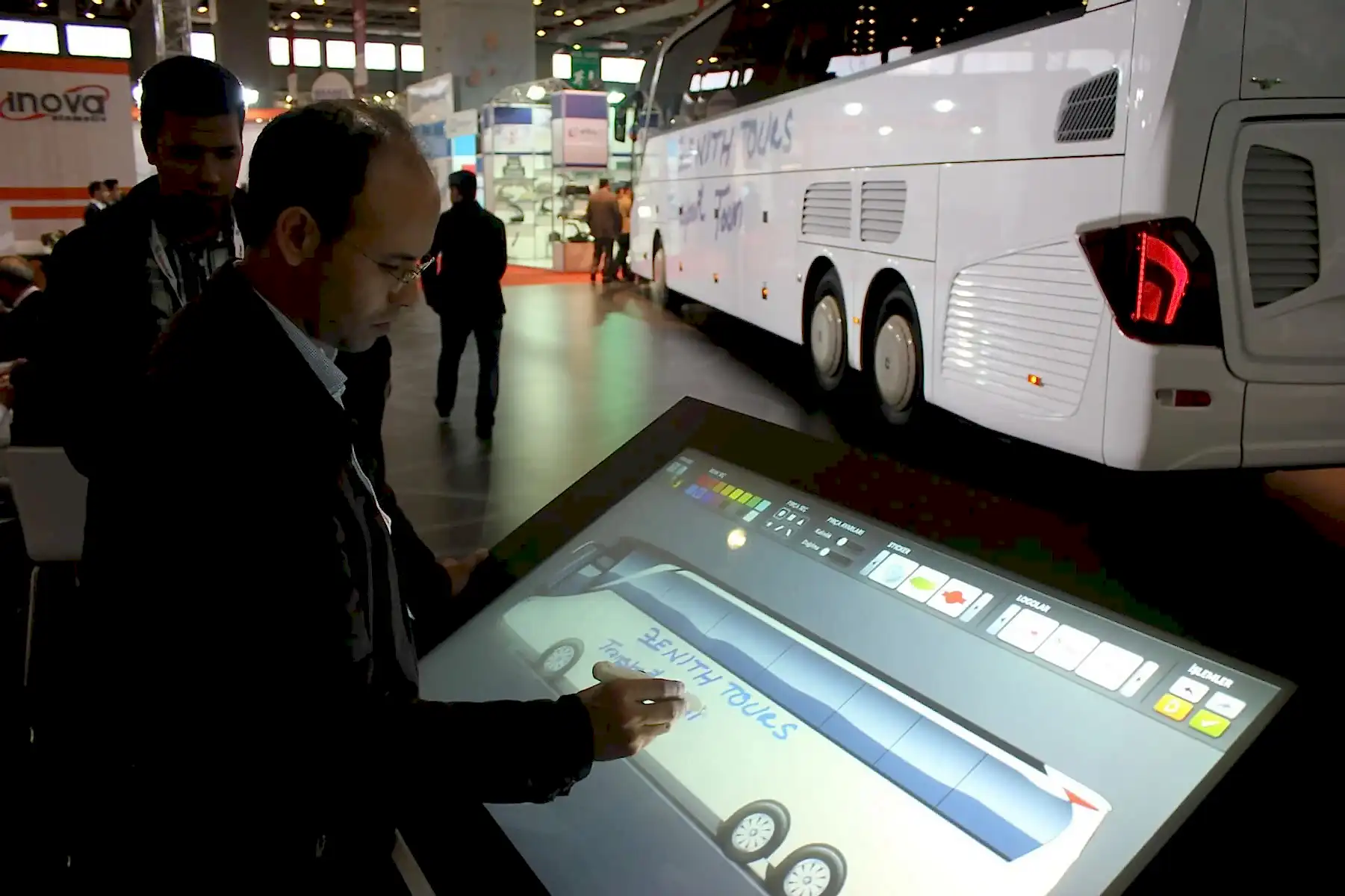 Mercedes Busworld Fuarı'nda Live Painter Etkinliği